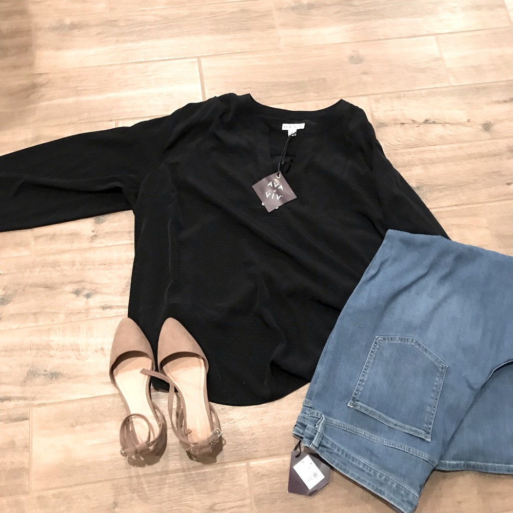 - Black 3/4 sleeve blouse